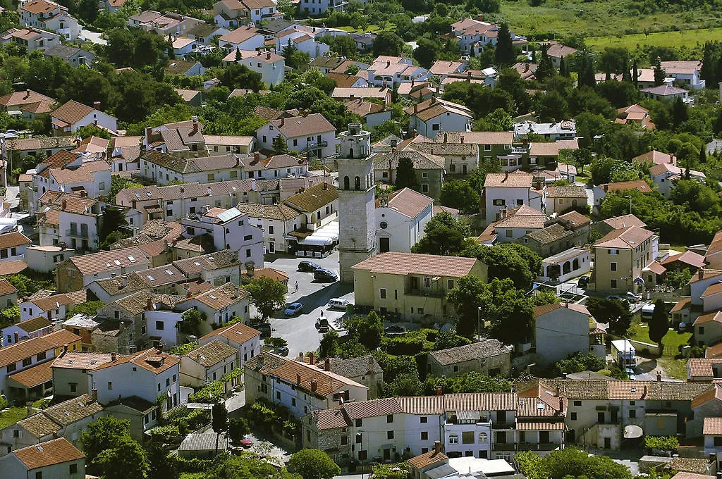 Arena Stupice Camping Homes Premantura