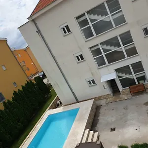https://apartments-success.hotelinzadar.com