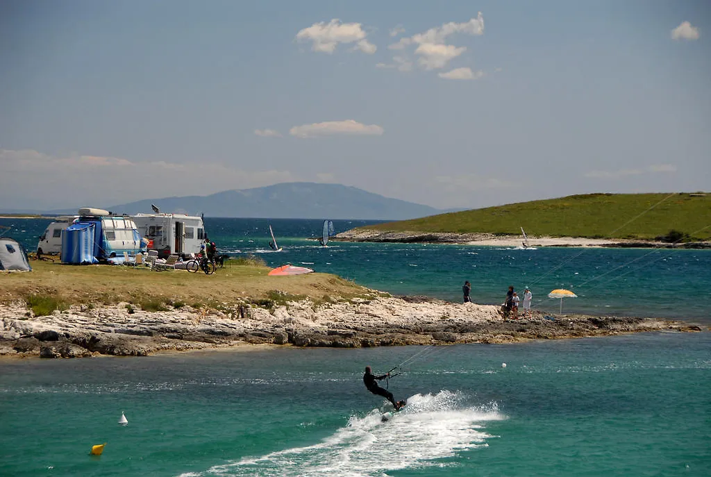 Arena Stupice Camping Homes 프레멘투라