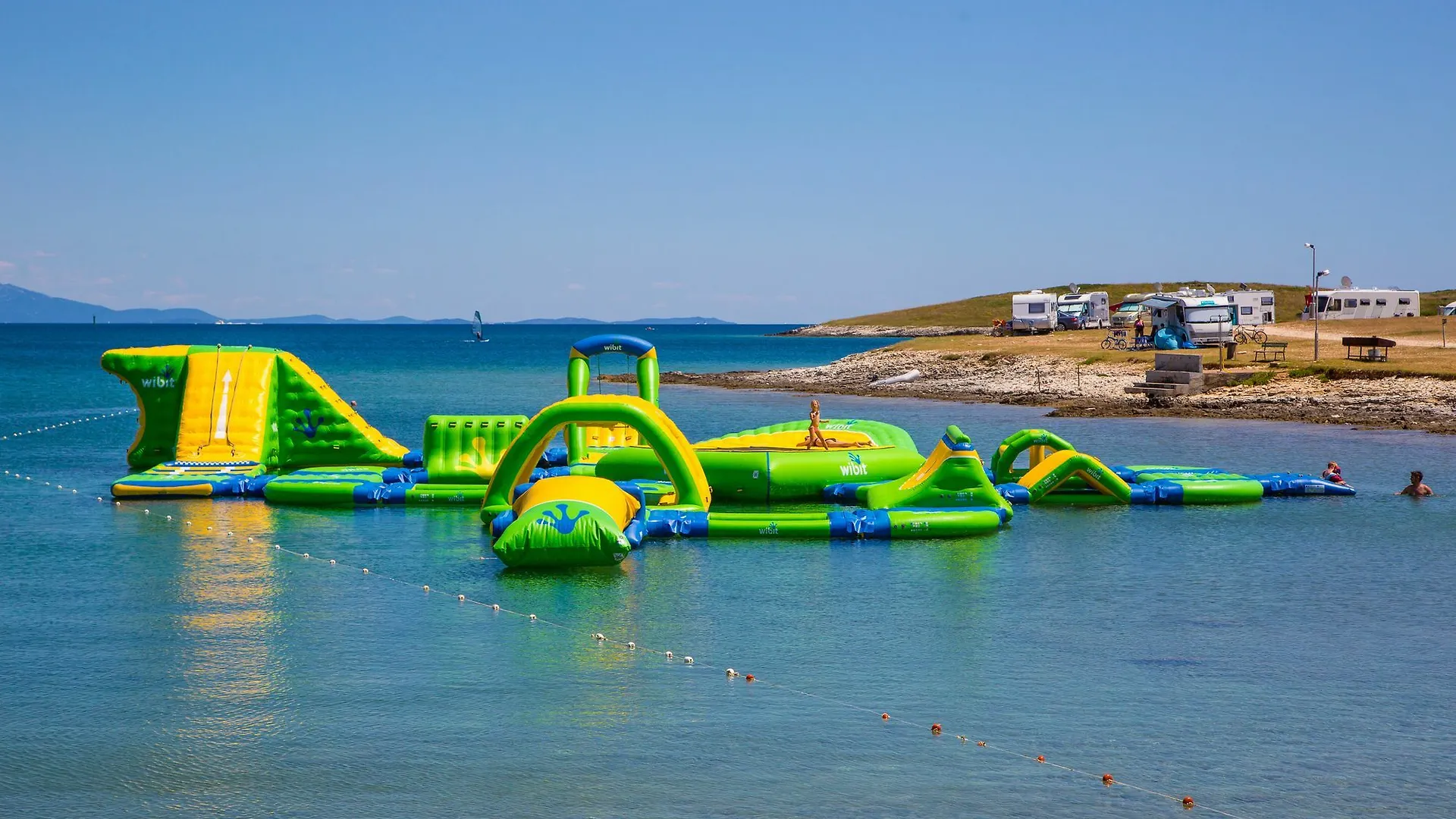 Arena Stupice Camping Homes 프레멘투라 홀리데이파크